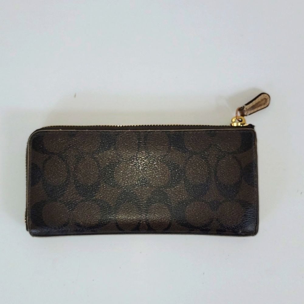 CoachPeyton Signature Slim Zip Around F50174. - Picture 3 of 9